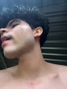Snapshot of Axel-Mejia chatting on May 26, 2026, 12:58 pm Axel-Mejia online show from May 26, 2026, 12:58 pm
