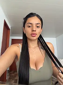 Snapshot of AnaaFaith_ chatting on August 2, 2026, 5:32 pm AnaaFaith online show from August 2, 2026, 5:32 pm