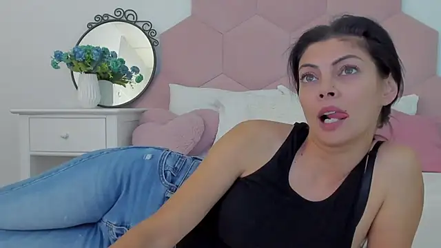 Snapshot of LadyLiia chatting on January 10, 2025, 8:07 am LadyLiia online show from January 10, 2025, 8:07 am