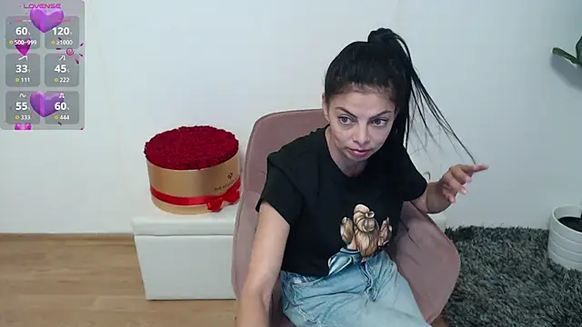 Snapshot of LadyLiia chatting on May 13, 2026, 3:35 am LadyLiia online show from May 13, 2026, 3:35 am