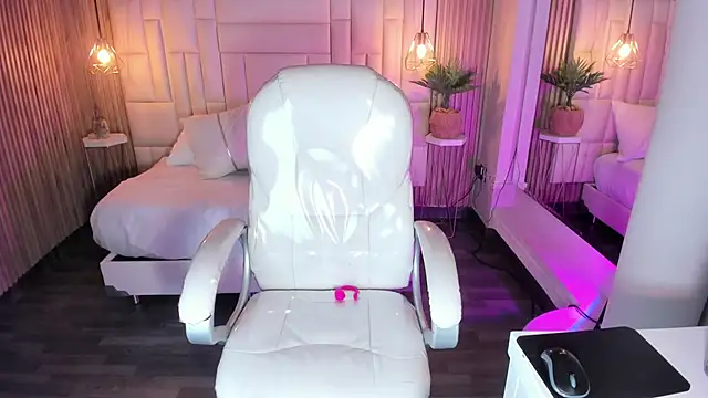 DulceGreem online show from October 20, 2025, 11:55 am