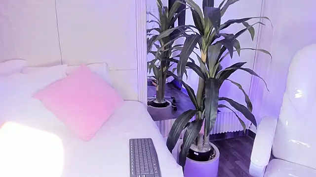 DulceGreem online show from January 15, 2026, 8:01 pm