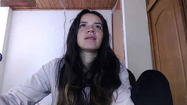 Snapshot of Skylar_Serenity chatting on November 10, 2025, 3:17 pm Skylar Serenity online show from November 10, 2025, 3:17 pm