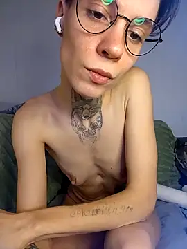 Snapshot of HoneySquirrel chatting on April 17, 2026, 8:00 pm HoneySquirrel online show from April 17, 2026, 8:00 pm