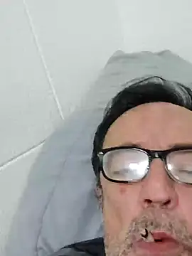 Snapshot of Txacas chatting on November 1, 2025, 3:24 am Txacas online show from November 1, 2025, 3:24 am