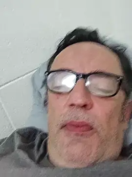 Snapshot of Txacas chatting on October 26, 2025, 4:13 am Txacas online show from October 26, 2025, 4:13 am