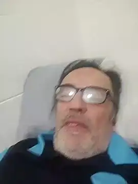 Snapshot of Txacas chatting on February 4, 2026, 2:06 am Txacas online show from February 4, 2026, 2:06 am