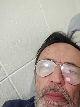 Snapshot of Txacas chatting on March 2, 2026, 3:18 am Txacas online show from March 2, 2026, 3:18 am