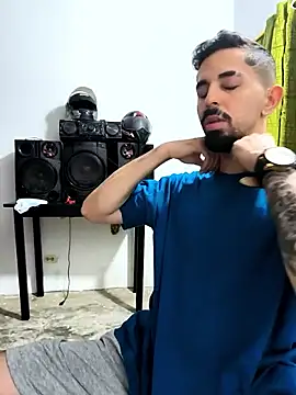 giannis090 online show from October 22, 2025, 3:50 am