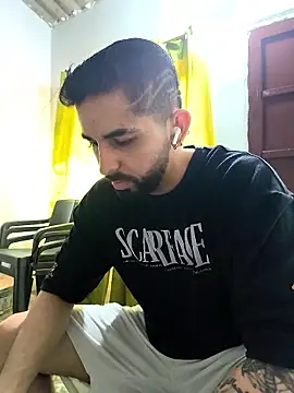 giannis090 online show from February 13, 2026, 8:20 pm