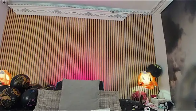 keeyla stone online show from November 2, 2025, 9:42 pm