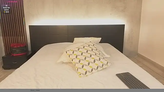 Snapshot of emmi_collinss chatting on June 29, 2026, 7:46 pm emmi collinss online show from June 29, 2026, 7:46 pm