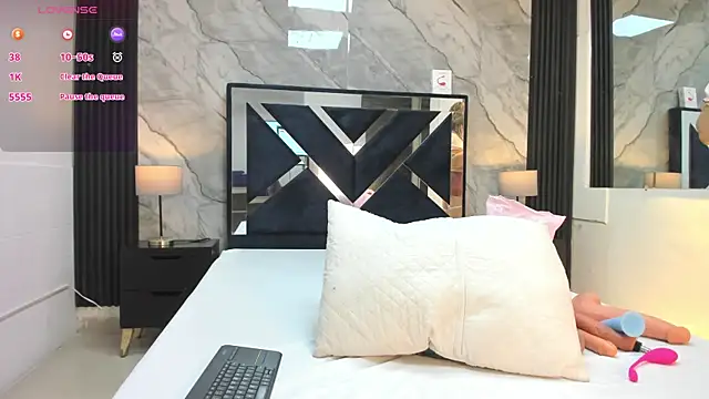 Snapshot of VanessaHard_as chatting on April 18, 2026, 8:09 pm VanessaHard as online show from April 18, 2026, 8:09 pm