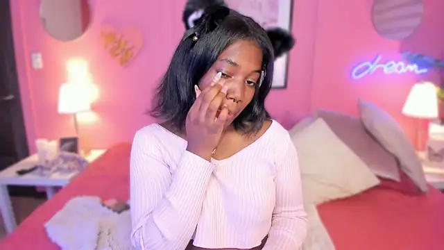 Snapshot of Annia_DH chatting on October 2, 2025, 8:01 pm Annia DH online show from October 2, 2025, 8:01 pm
