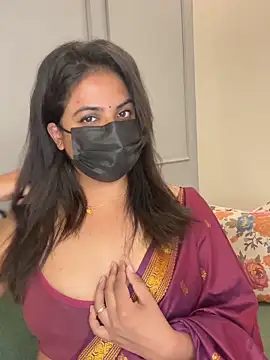 Snapshot of best_couple19 chatting on April 11, 2026, 5:49 pm best couple19 online show from April 11, 2026, 5:49 pm