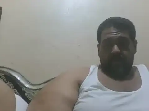 elpoop7305 online show from April 16, 2026, 9:39 pm