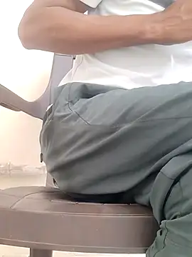 INTERNATIONAL0001 online show from November 21, 2025, 7:18 am