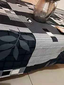 INTERNATIONAL0001 online show from November 10, 2025, 12:04 am