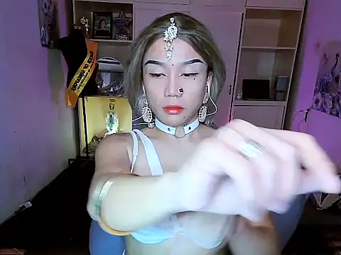 Snapshot of YourNikkieXxx chatting on October 19, 2025, 9:45 am YourNikkieXxx online show from October 19, 2025, 9:45 am