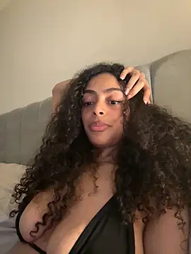 yasmingarcia online show from December 2, 2025, 2:19 pm