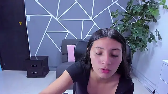 Snapshot of _Luna_Bennett chatting on February 24, 2026, 8:31 pm Luna Bennett online show from February 24, 2026, 8:31 pm