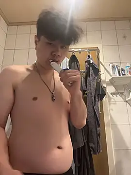 Kingpowerlittel online show from March 4, 2026, 5:21 pm