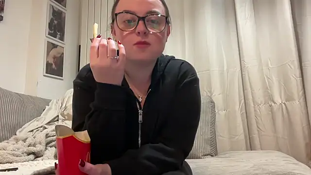 Snapshot of SexySashaxox chatting on February 12, 2026, 8:52 pm SexySashaxox online show from February 12, 2026, 8:52 pm