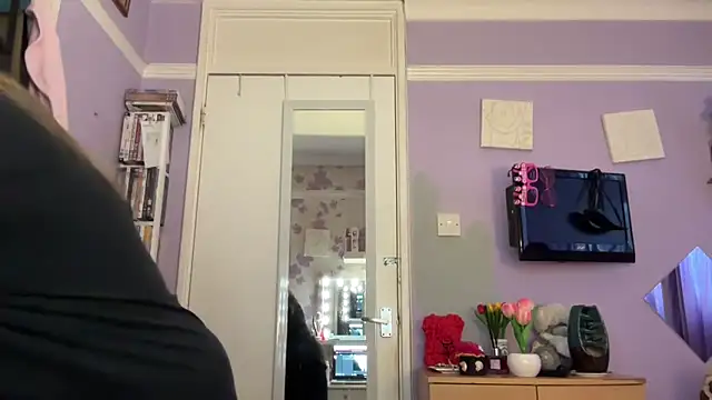 Snapshot of SexySashaxox chatting on February 7, 2026, 10:56 am SexySashaxox online show from February 7, 2026, 10:56 am