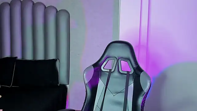 Snapshot of chubby_sexy_ chatting on November 28, 2025, 12:22 am chubby sexy online show from November 28, 2025, 12:22 am