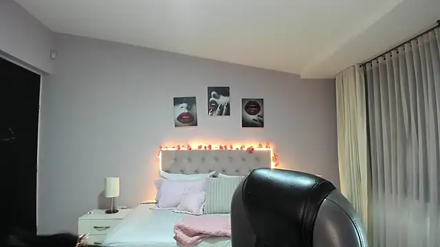 Miss Cataleya   online show from May 8, 2026, 11:36 am