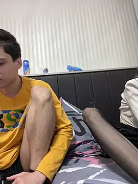 lovburger online show from April 24, 2026, 2:19 pm