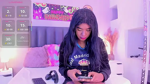 KendraChavez  online show from October 30, 2025, 10:39 pm