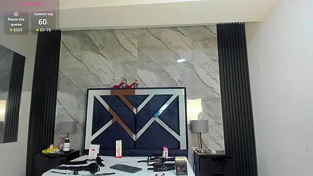 VioletRose as online show from September 20, 2025, 7:52 pm