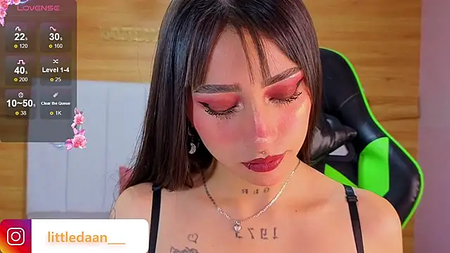 Snapshot of Abril_Velvet_a_ chatting on January 15, 2026, 12:52 pm Abril Velvet a online show from January 15, 2026, 12:52 pm