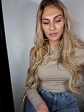 Snapshot of Melody1600 chatting on November 16, 2025, 12:59 am Melody1600 online show from November 16, 2025, 12:59 am