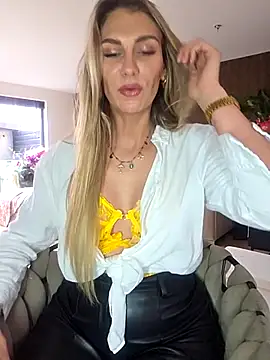 Snapshot of Melody1600 chatting on April 1, 2026, 1:41 pm Melody1600 online show from April 1, 2026, 1:41 pm