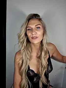 Snapshot of Melody1600 chatting on October 16, 2025, 7:11 pm Melody1600 online show from October 16, 2025, 7:11 pm