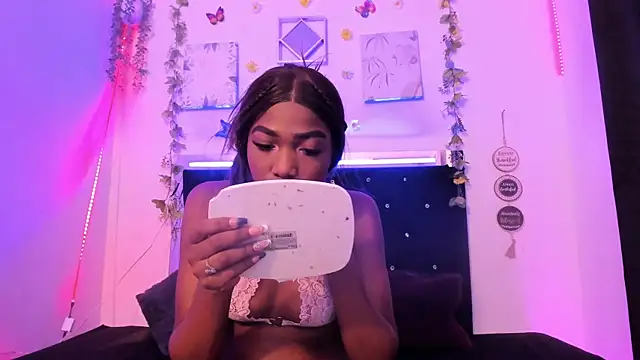 Snapshot of AkariRosetti chatting on September 14, 2025, 9:15 pm AkariRosetti online show from September 14, 2025, 9:15 pm