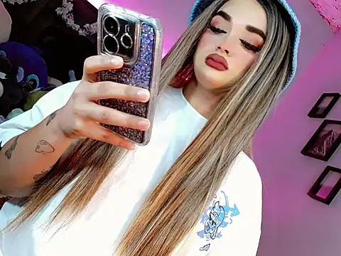 kattie Sweet  online show from November 12, 2025, 1:04 pm