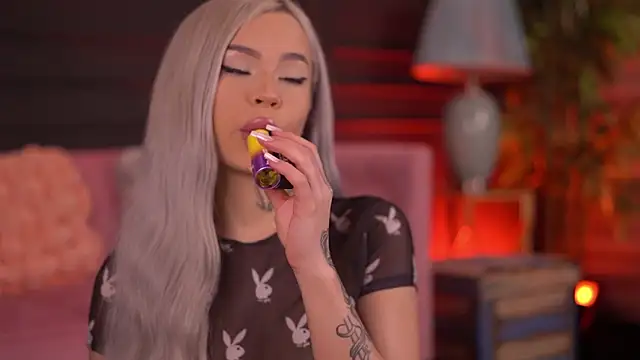 NickyBenz online show from November 8, 2025, 7:06 pm