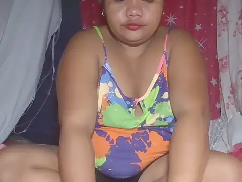 hot mom13 online show from February 6, 2026, 7:10 pm