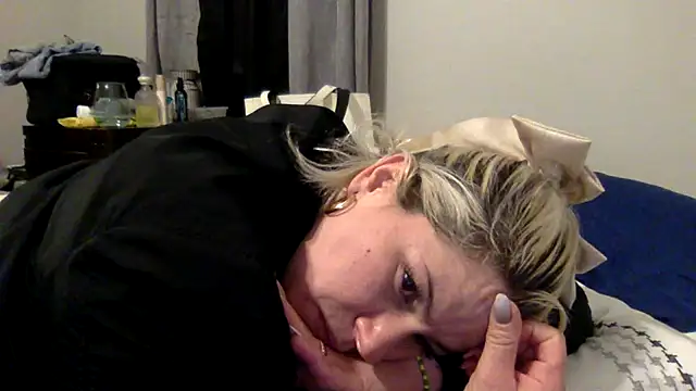 Snapshot of toomuchofafreak chatting on February 12, 2026, 10:37 am toomuchofafreak online show from February 12, 2026, 10:37 am