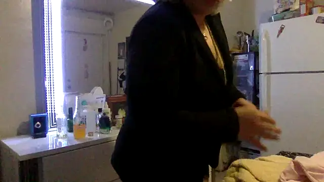 toomuchofafreak online show from March 17, 2026, 1:08 am