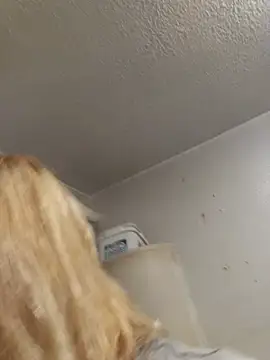 toomuchofafreak online show from October 3, 2025, 5:09 am