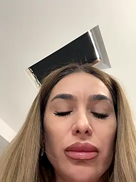 KaseyQuinn  online show from October 5, 2025, 9:55 am