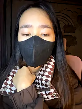 TiNa 04 online show from November 4, 2025, 11:41 pm