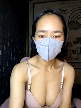 TiNa 04 online show from September 24, 2025, 10:27 pm