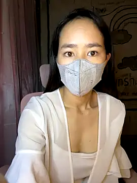 TiNa 04 online show from October 16, 2025, 10:40 pm