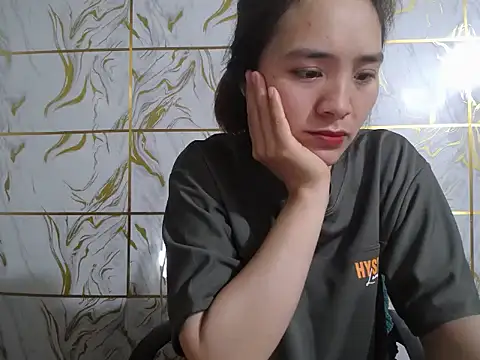 Snapshot of Lyzizi_lovely09 chatting on April 28, 2026, 1:37 am Lyzizi lovely09 online show from April 28, 2026, 1:37 am