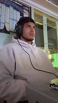 Snapshot of StrokingDaddy4 chatting on February 19, 2026, 11:40 am StrokingDaddy4 online show from February 19, 2026, 11:40 am